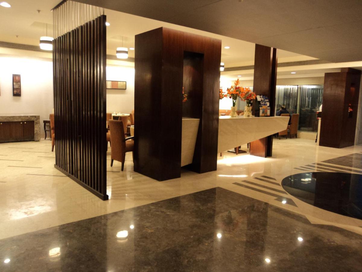 Muse Sarovar Portico Nehru Place Нью-Дели Экстерьер фото