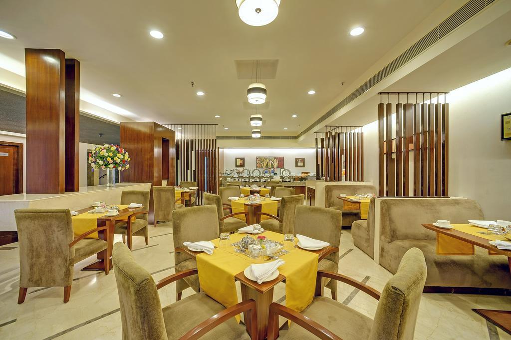 Muse Sarovar Portico Nehru Place Нью-Дели Экстерьер фото