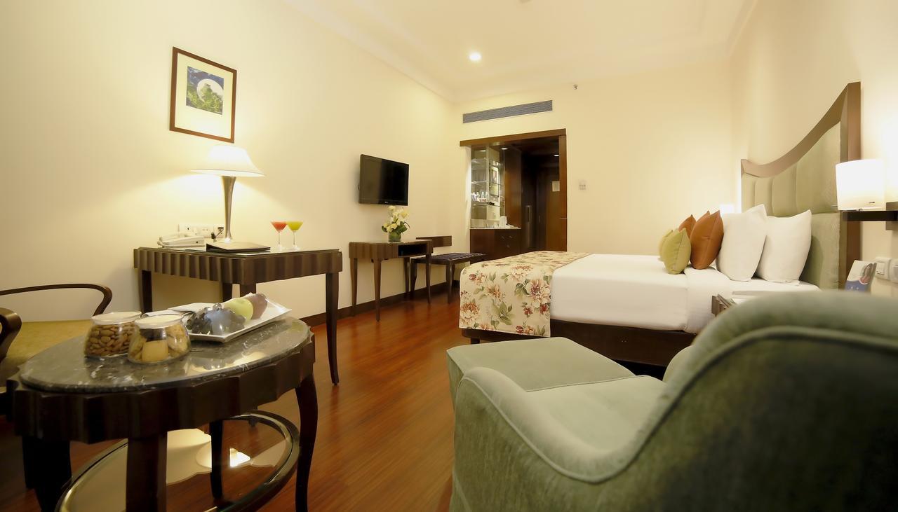 Muse Sarovar Portico Nehru Place Нью-Дели Экстерьер фото
