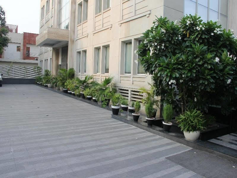 Muse Sarovar Portico Nehru Place Нью-Дели Экстерьер фото
