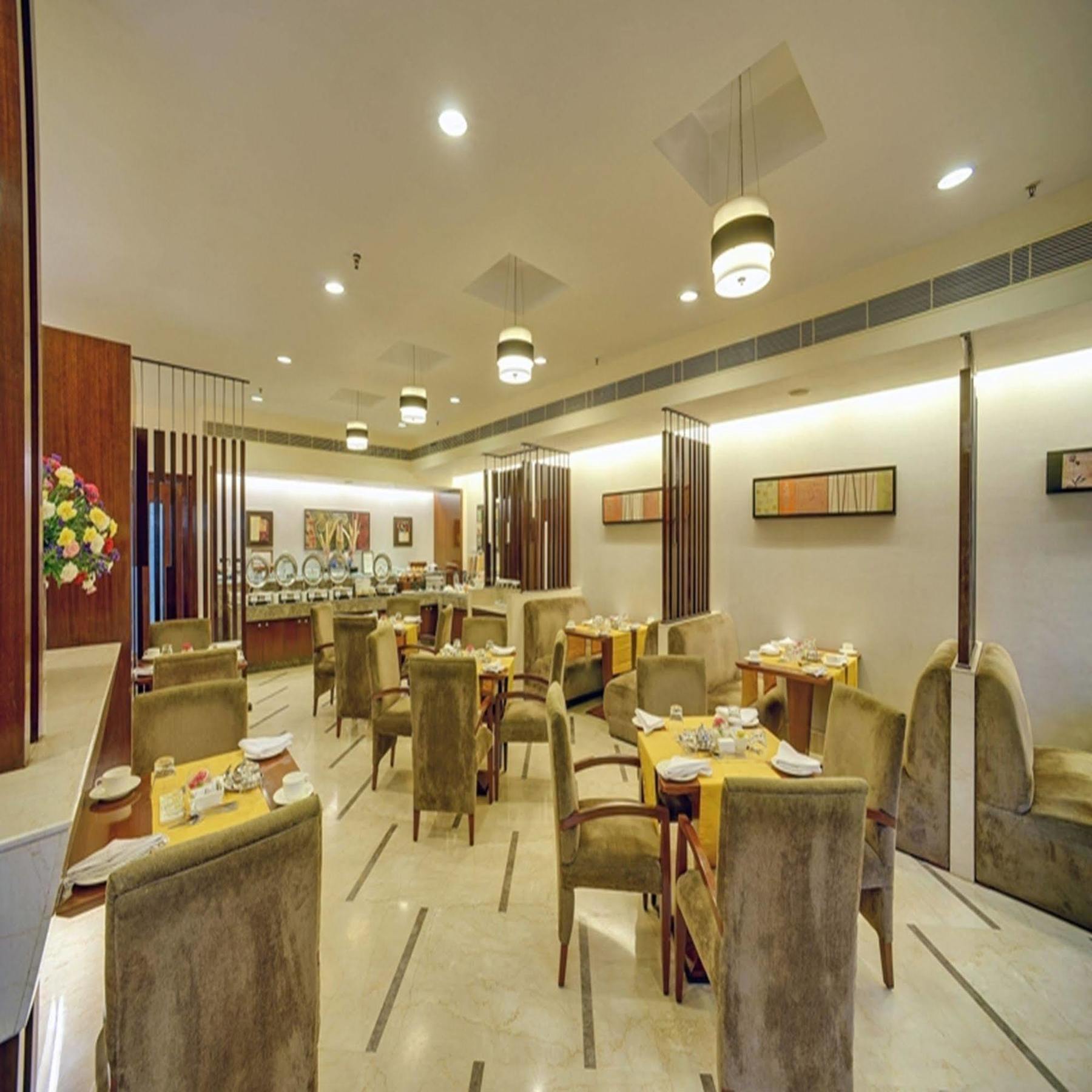 Muse Sarovar Portico Nehru Place Нью-Дели Экстерьер фото