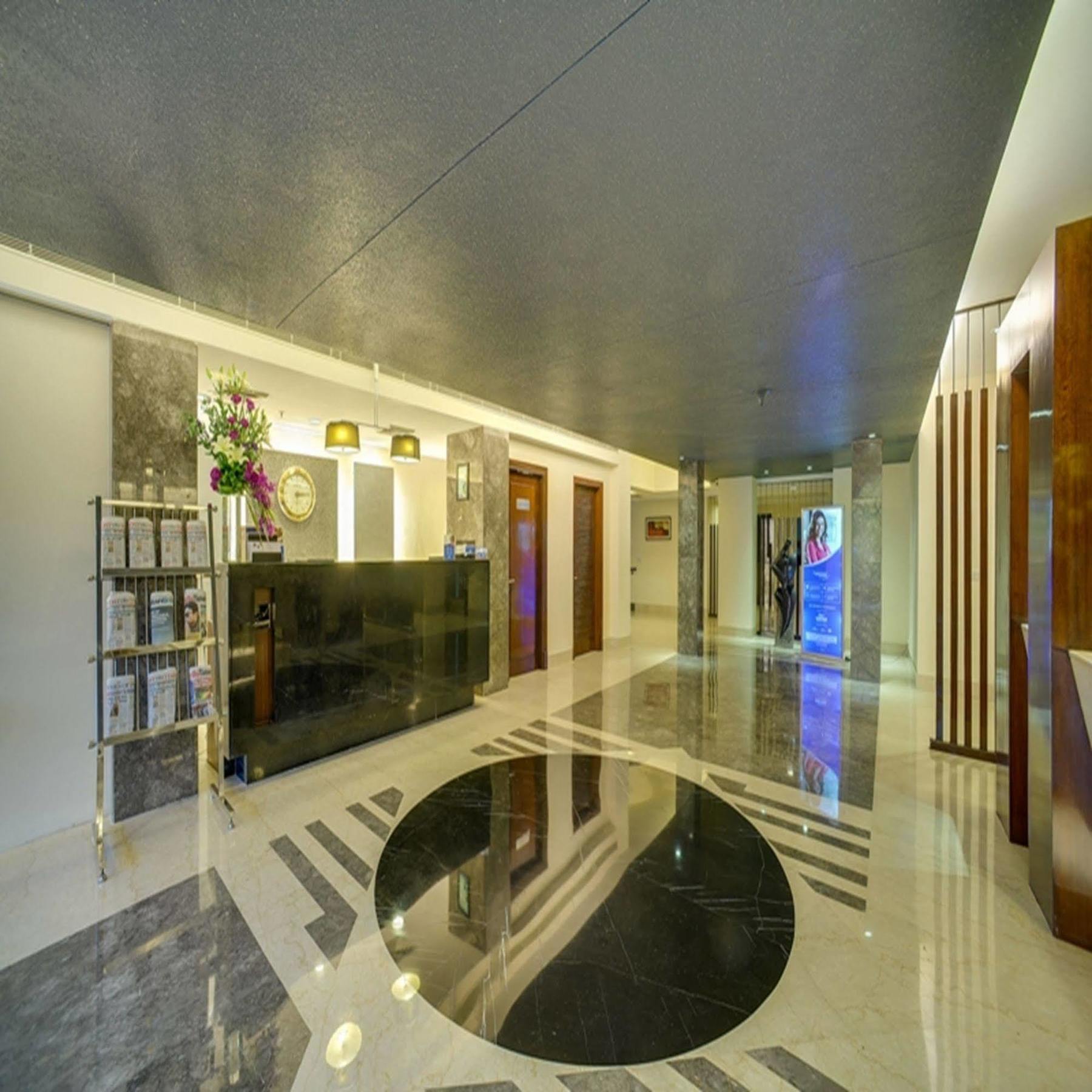 Muse Sarovar Portico Nehru Place Нью-Дели Экстерьер фото